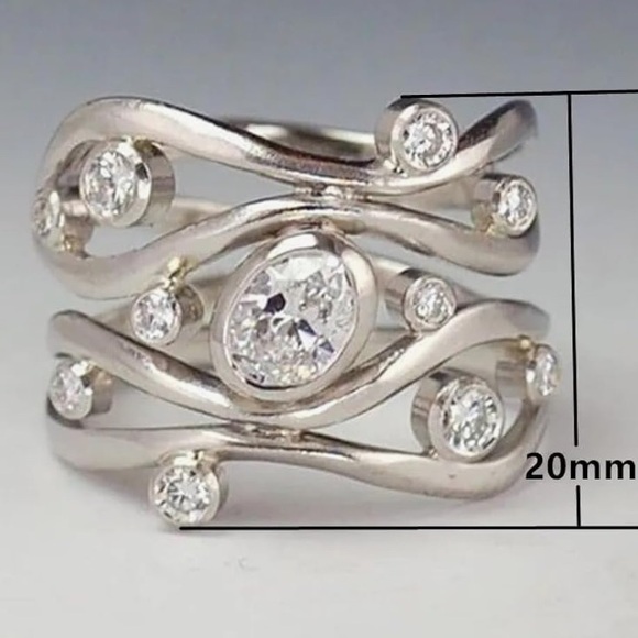 Gorgeous silvertone cocktail ring brand new - Picture 3 of 3